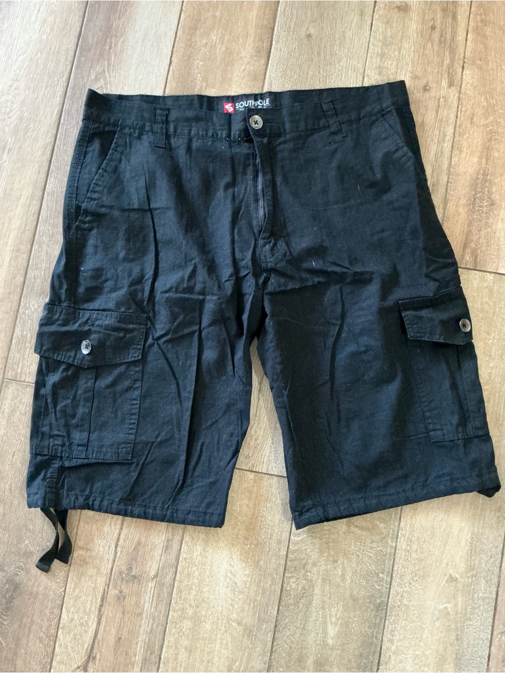Vintage South Pole Men's Black Cargo Shorts with Flap Pockets size 40